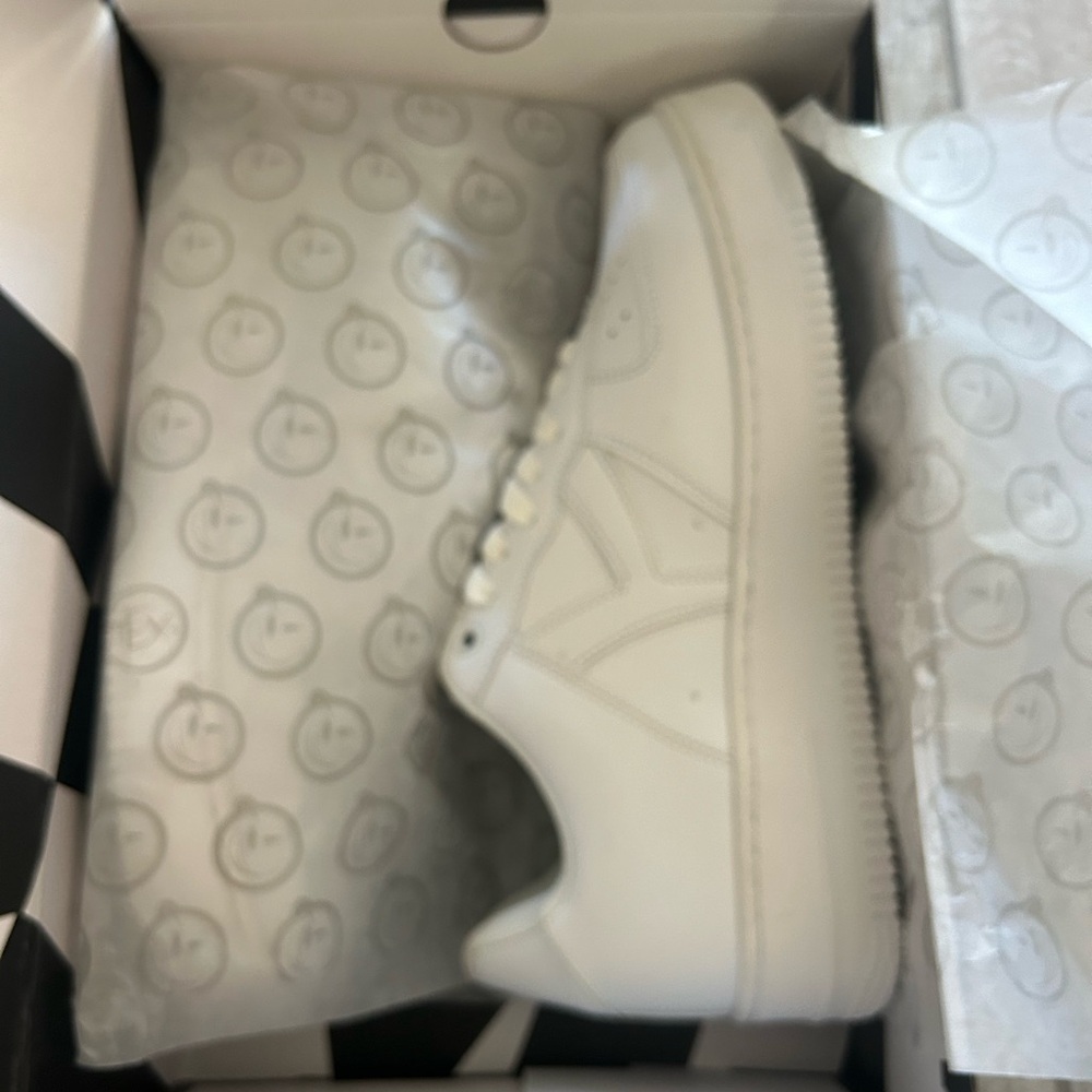 Yums sugar white shoes